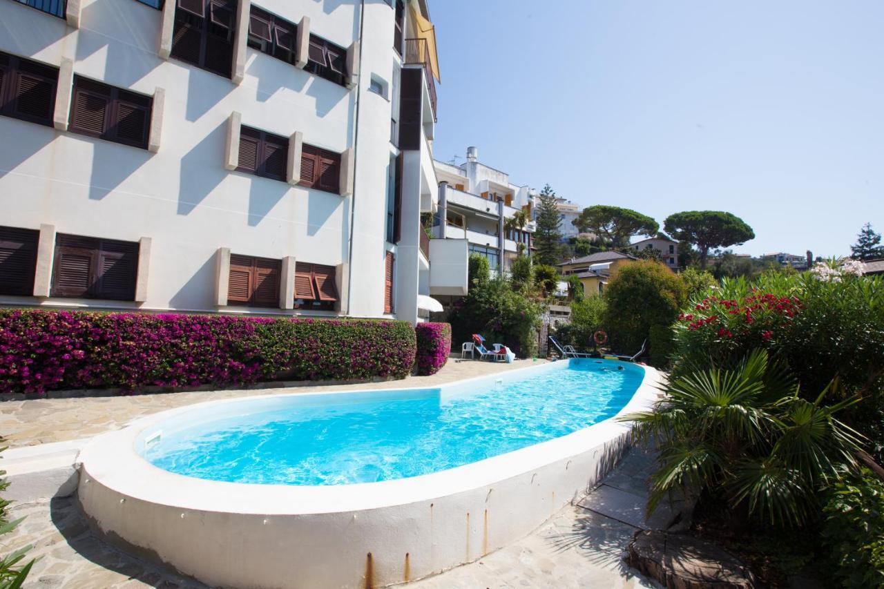 Nautilus Vista Mare Mozzafiato A 180 Gradi- Posto Auto Privato - 2 Camere Matrimoniali Piu 1 Divano Letto Singolo-Sky,Netflix-Wifi 200Mg Rapallo Dış mekan fotoğraf